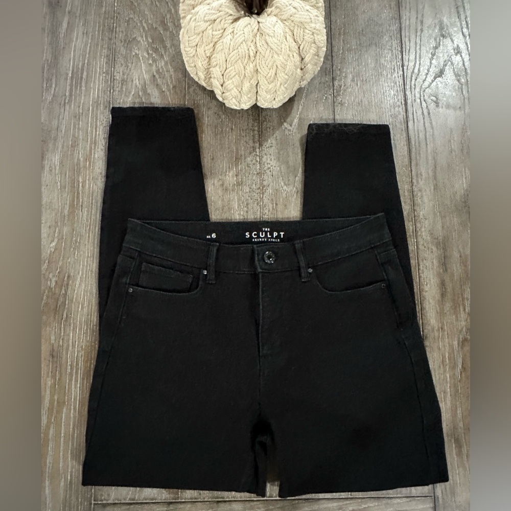 WHBM The Sculpt Black Skinny Ankle Jeans